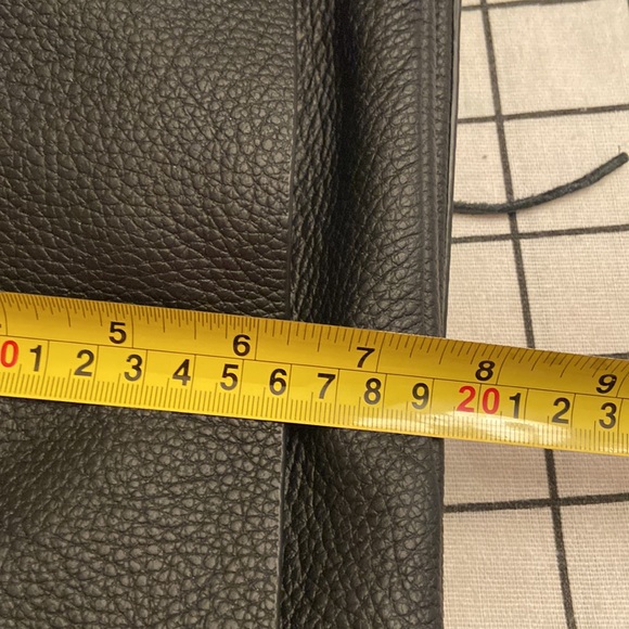 Brand New leather shoulder bag - Picture 13 of 15